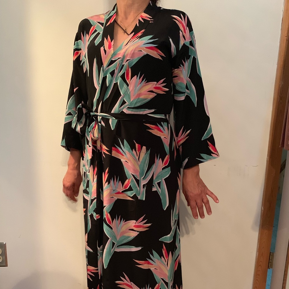Tucker 100% Silk Robe Floral Print